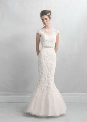 Mermaid Ivory Lace Tulle Jewel Neckline Awesome Wedding Dress